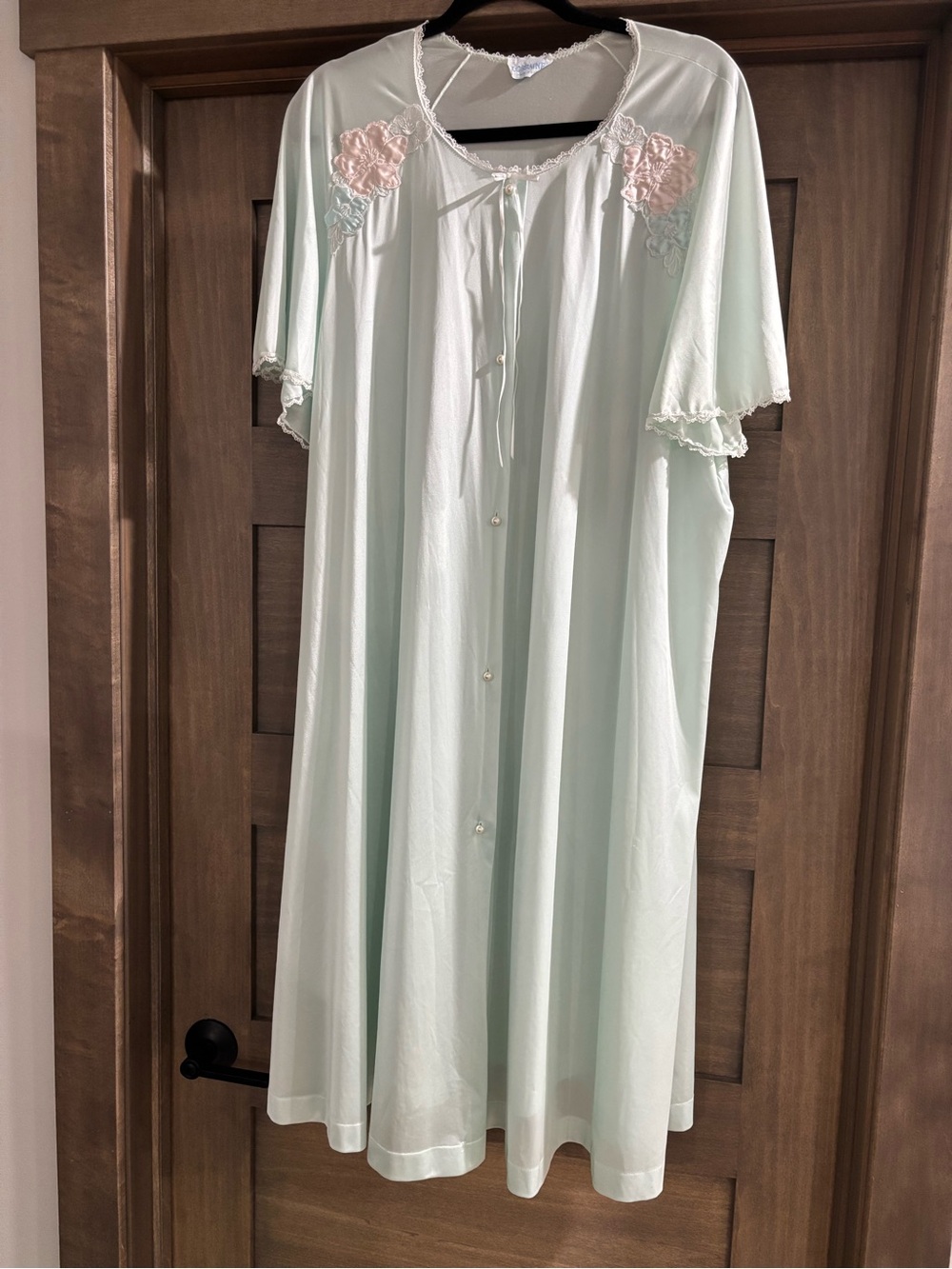 Elegant Vintage Mint Green Embroidered Short-Sleeve Nightgown